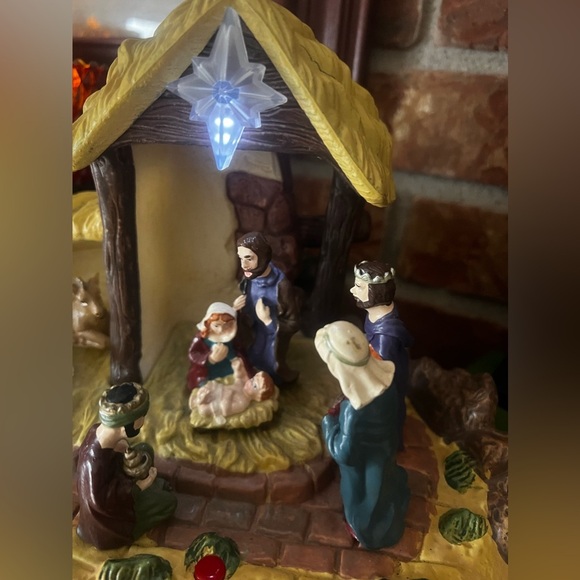 ❤️ Rare Vintage Musical Light Up Nativity Scene Mantel Display - Picture 5 of 12